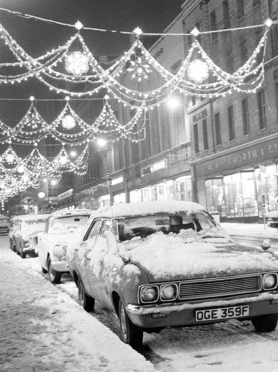 Day 8.The Ghosts of Christmas past  #AdventCalendar.Sauchiehall Street, Glasgow, 1970.Image: Mirrorpix