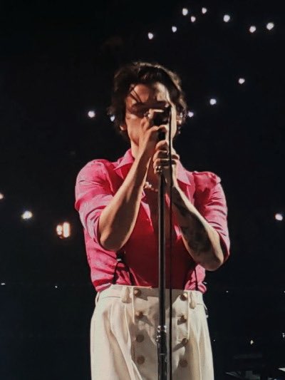 hflowerscrown's tweet photo. if i am not                          then why
harry:                                 am i: https://t.co/qfimJxyjEF