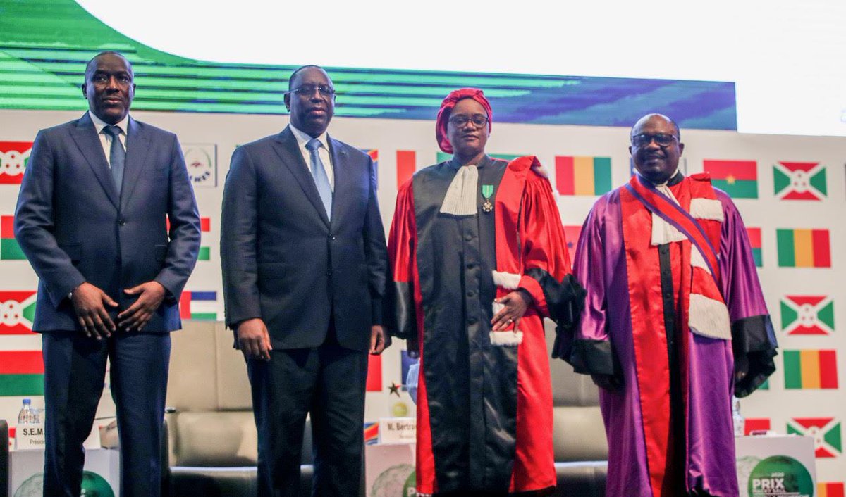 Macky Sall (@macky_sall) on Twitter photo Un Prix pour la recherche en Afrique, n’est pas un acte de prestige, mais une nécessité de premier ordre ; parce que malgré nos efforts, le soutien à cette activité essentielle au progrès de l’humanité reste encore insuffisant dans nos pays. Un Prix pour la recherche en Afrique, n’est pas un acte de prestige, mais une nécessité de premier ordre ; parce que malgré nos efforts, le soutien à cette activité essentielle au progrès de l’humanité reste encore insuffisant dans nos pays.