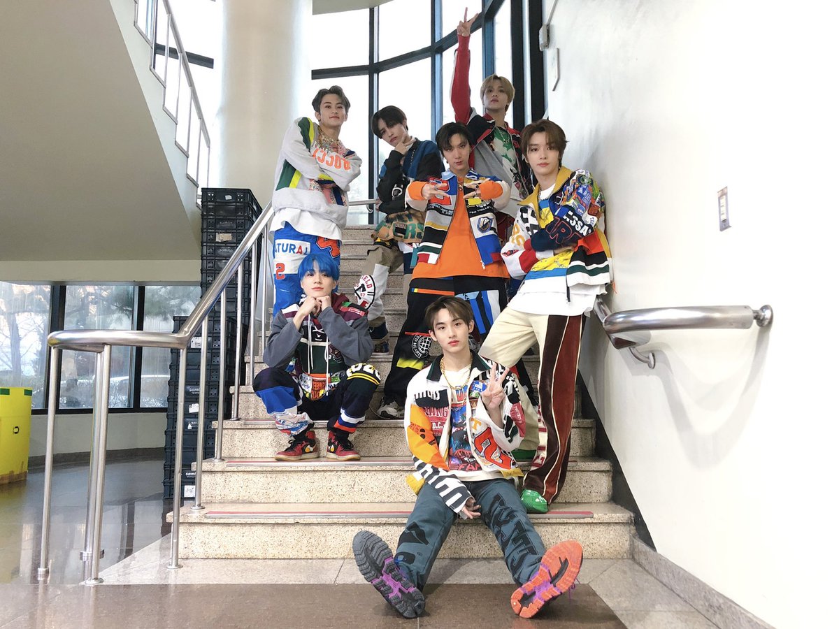 makkurimakkeu's tweet photo. CONGRATS BOYS!!💙 1st win for sungchan tooo🥺 #90sLove1stwin https://t.co/nm7Z1ChvU3