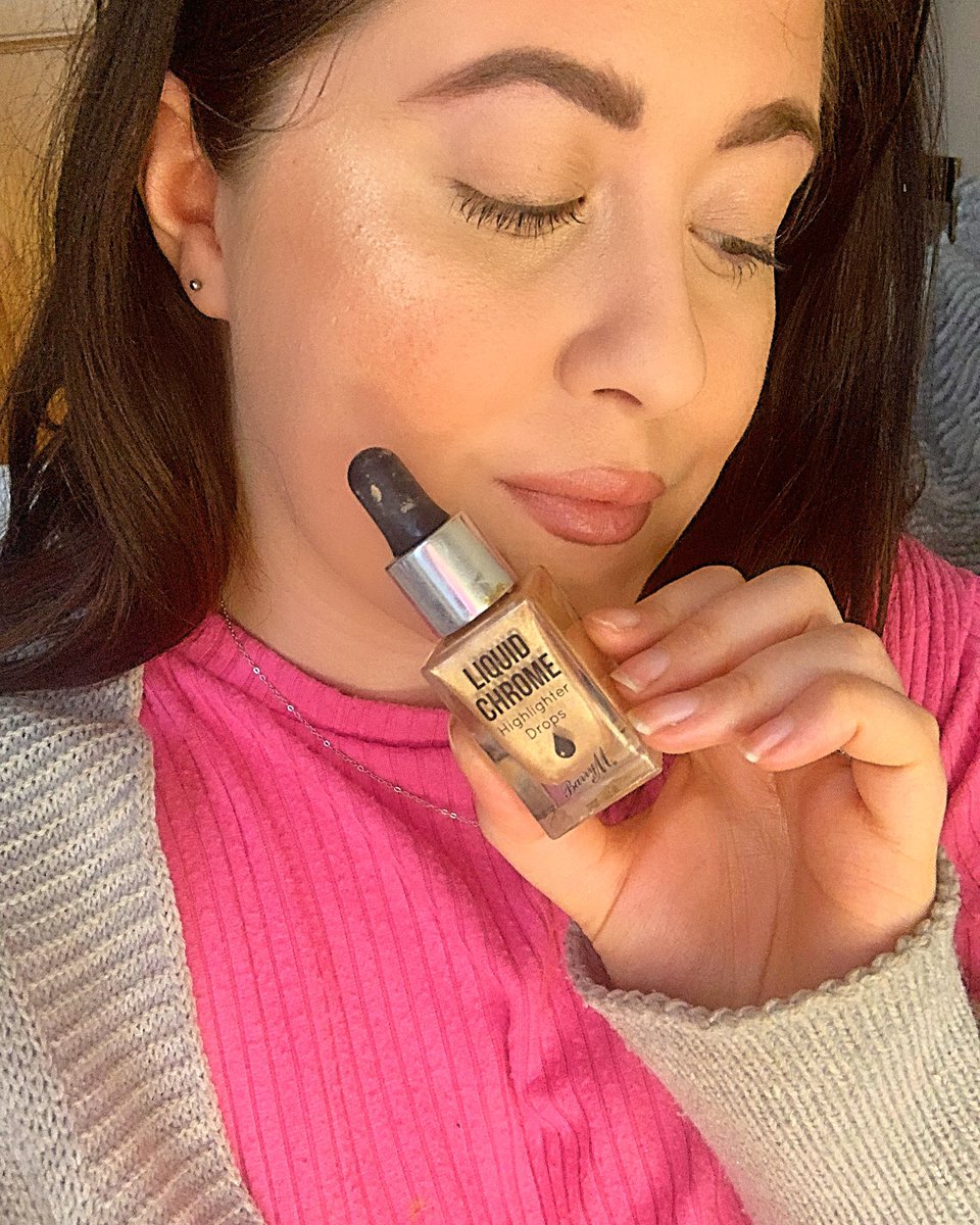 itsmelissajayn's tweet image. Obsessing over this liquid chrome highlighter drops  @BarryMCosmetics 🙌🏻✨✨✨ #barrym #highlight