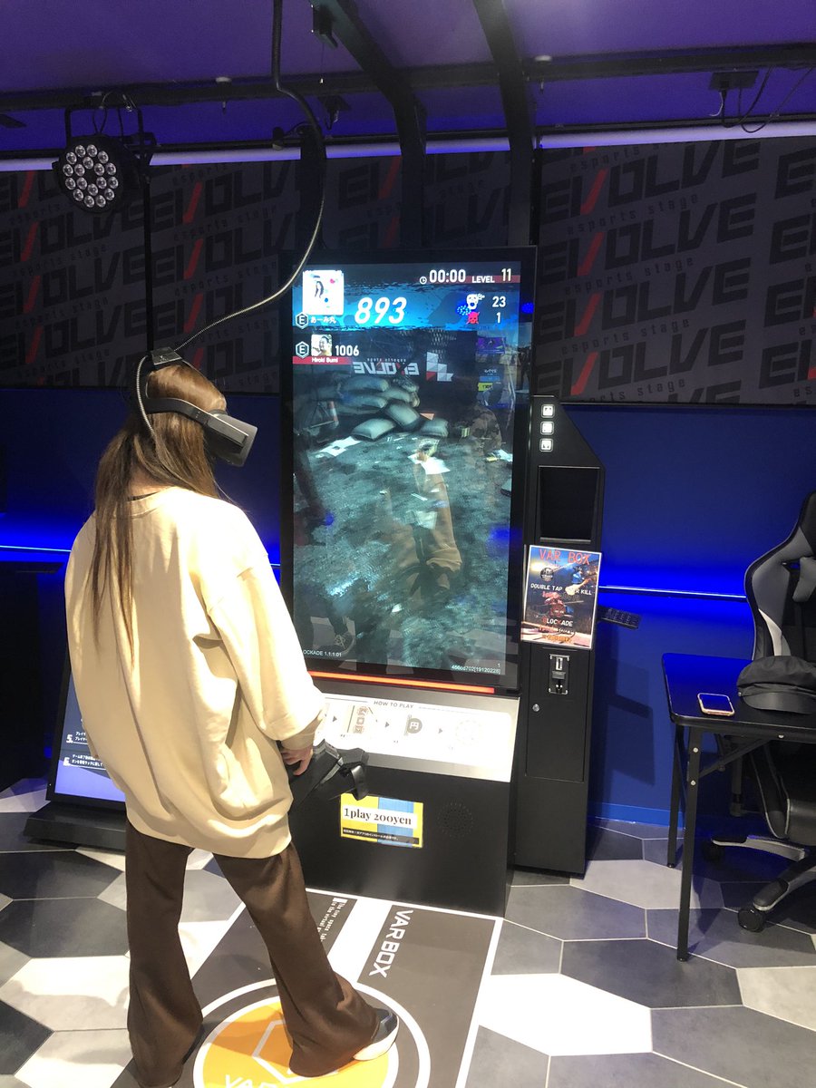 Mizuki_Miho_'s tweet photo. e sports業界に進出って事で今日は六甲道にあるEVOLVEさんにて愛梨はんのFortnite生配信🎮に参加させてもらったよ✨❤️
初めてのFortnite(フォートナイト)めっちゃ楽しかった🤣
EVOLVEさんはVR体験や、パソコンゲーム体験、e sportsを思う存分楽しめる施設なの🎧🖥
配信来て下さった方ありがとでした🙋‍♀️ https://t.co/n4ftUCUJwm
