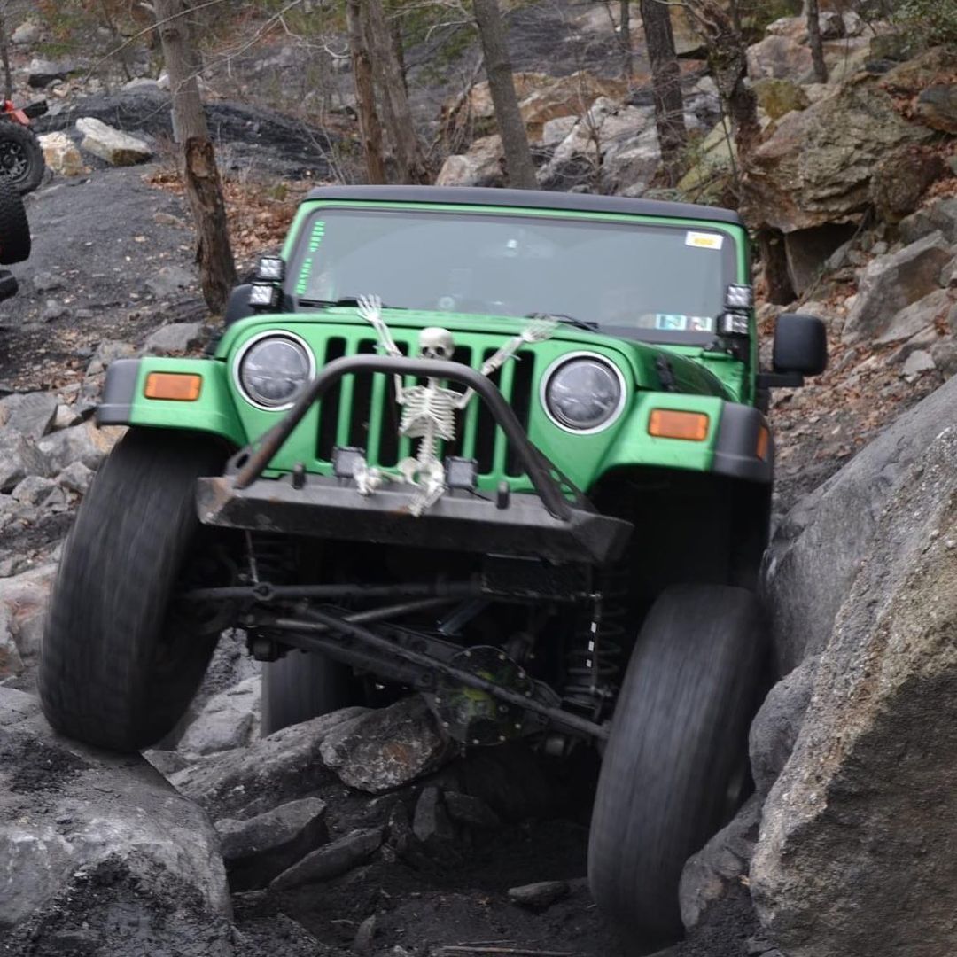 7SlotSociety's tweet photo. HEAT EM UP! I need some serious help to get through this Tuesday.
Credit: @dye.guy
#Jeep #Wrangler #JeepWrangler #JeepLife #JeepWave
#Offroad #Explore #Adventure #4x4 #Overland
#JeepBuild #JeepBeef #JeepTeam #JeepCrew
#SevenSlotSociety #SevenSlot #SevenSlots #7Slot #7SlotSociety https://t.co/KUylyW4Ndu
