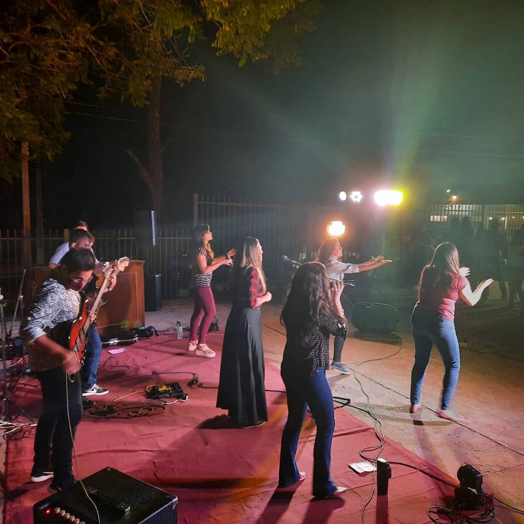 dema_py's tweet photo. Serenata a #virgendecaacupe en tu casa #Caacupé2020 #caacupe #quedateencasa #modocovid Fiesta de la Inmaculada concepcion de María 😍❤️ el pueblo #paraguayo de fiesta 🎉🎉🎉🎸
#SomosDEMaria #DEMApy #legiomariae #somosDEMAria #graciasmadremia #4años #catolica #iglesiacatólica https://t.co/PtfJLZyqth