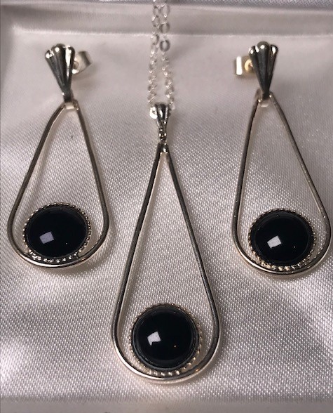 artisan_enamels's tweet photo. Don't forget, last posting date for orders from our website (https://t.co/WrCypctg9J) is Monday 21st December.  Orders need to be in by 20th December at the latest.  Thanks, have a great Christmas. https://t.co/DHXpNSsCy1