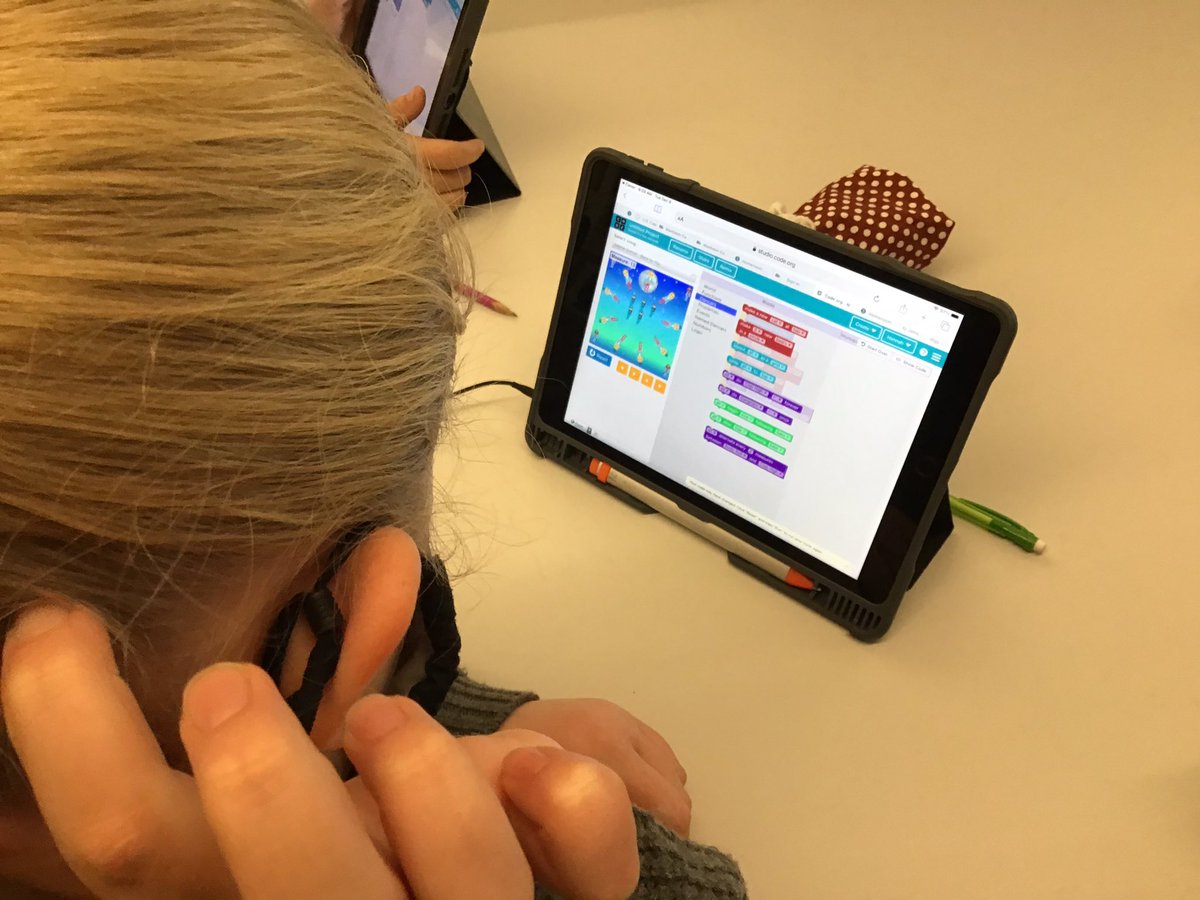 Cropperl03's tweet photo. 4th grade #coders @DoeRunSchool participating in #HourOfCode2020 with @codeorg! Favorites are @Minecraft and Dance Party! Looking to see the #textcode under the hood of our #blockcode! @ManheimCentral @ITEEAESC @iteea @LizLubeskie @iste @PADeptofEd #steminpa https://t.co/0YSah8xedU