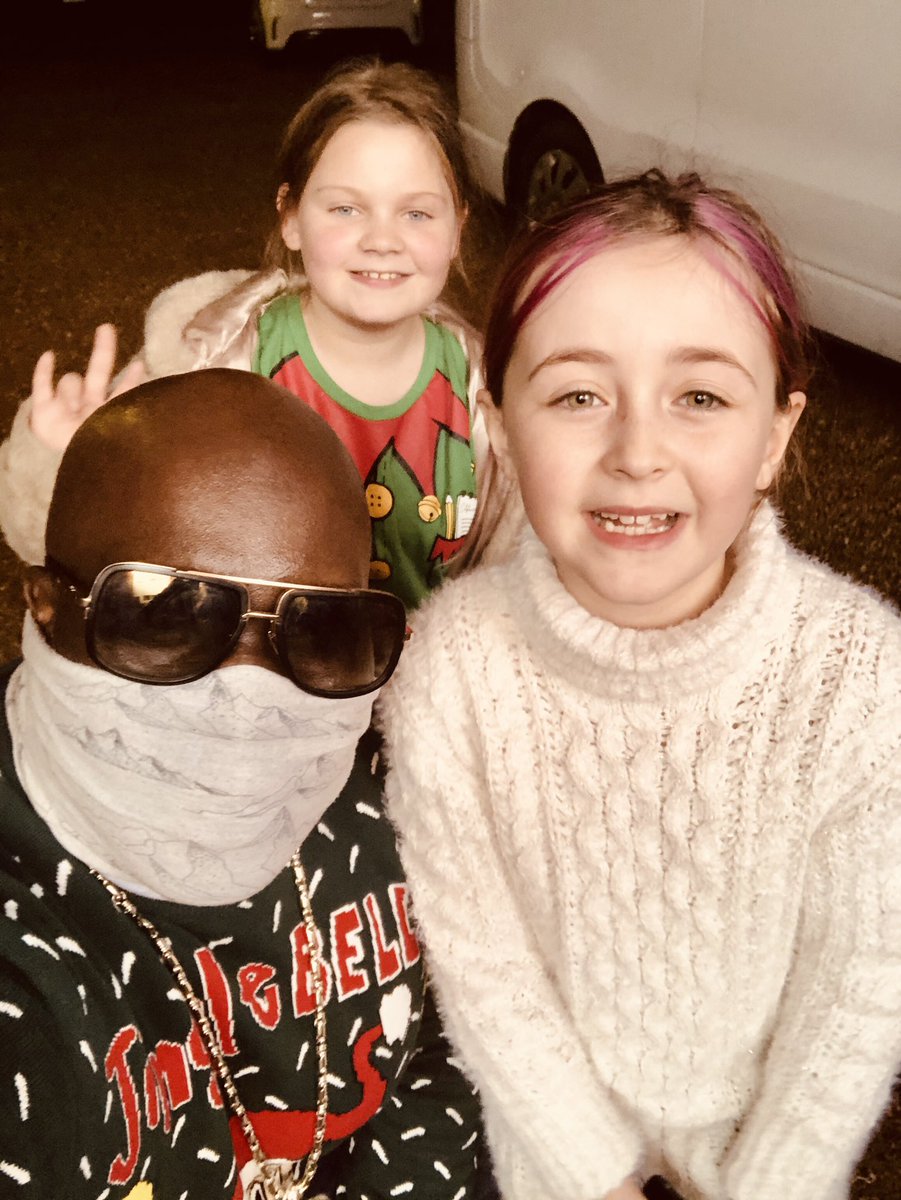_markmorrison's tweet photo. Huge blessings to everybody who came out in the freezing cold weather yesterday to participate and support the @hopeagnstcancer Christmas Charity Single ( It’s Christmas ) video shoot at @WinstanleyHouse , Leicester 🙏🏿❤️💯 #Christmas #charity #leicester #macklife https://t.co/tV28OLxwAc
