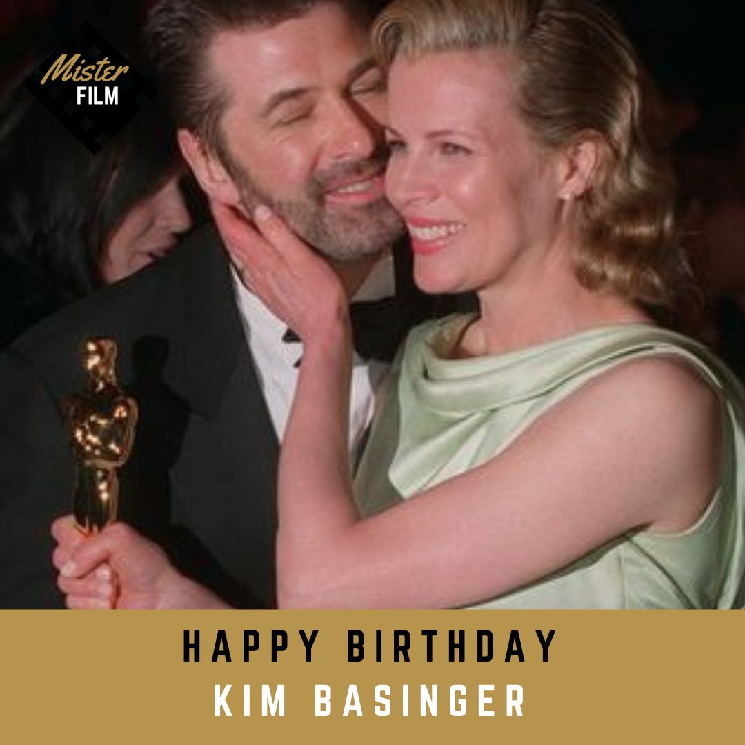 MisterFilmNL's tweet photo. HAPPY BIRTHDAY #KIMBASINGER 🎉
Deze #Oscar winnares won het beeldje voor haar bijrol in #LAConfidential. Ik had vroeger een enorme crush op deze vrouw want het was immers ook de vriendin van #Batman😉
#filmliefhebber #filmliefde #filmblog #filmblogger #dutchblogger
#misterfilm https://t.co/1h3ZsHcQIX