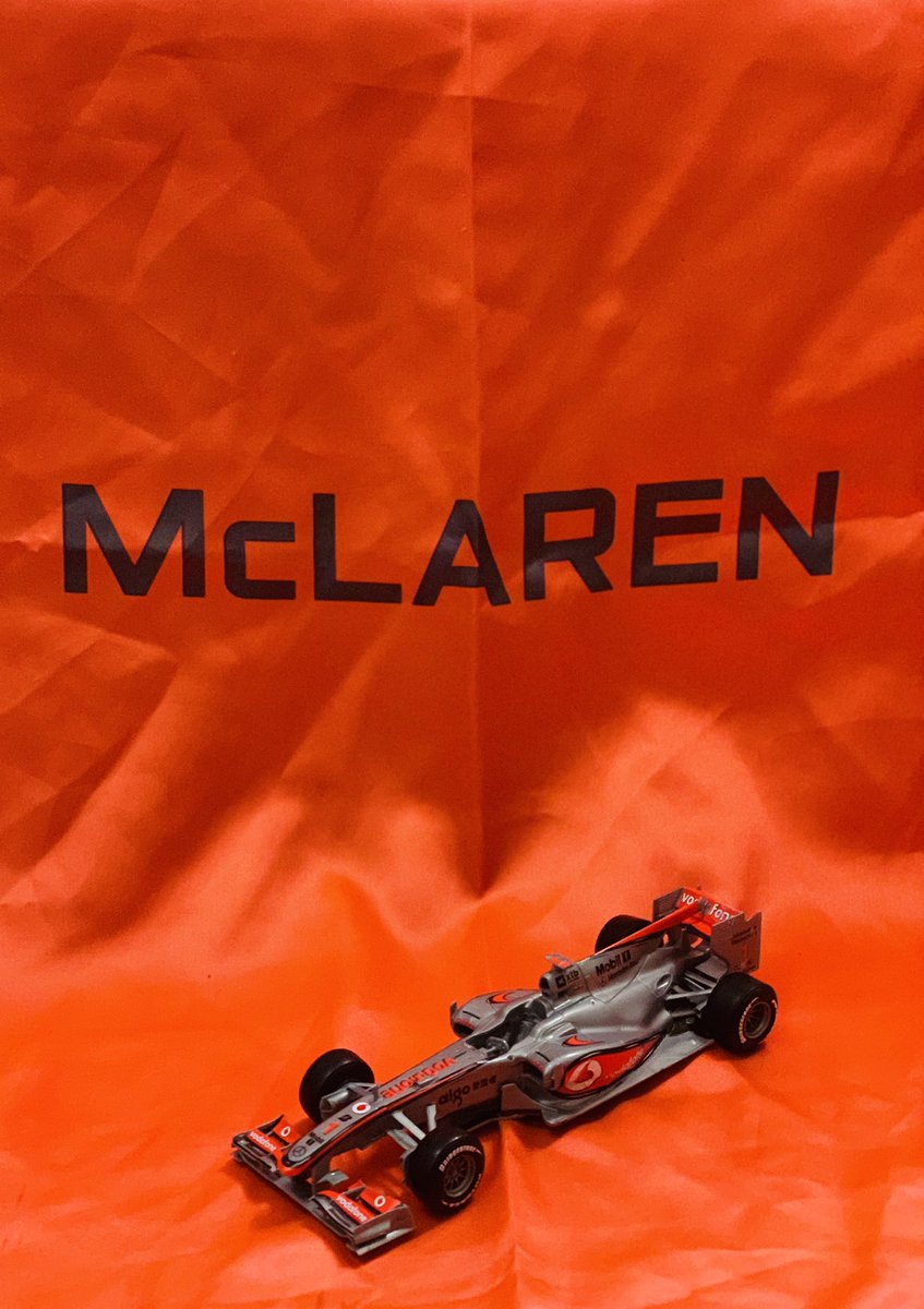 In the past few weeks (17/8 hours in total) I’ve been building Jenson’s  @McLarenF1 MP4-20 model. My first attempt at putting it together and it’s been rather enjoyable. Next up, Lewis’ MP4-20 with a better finish.  @MarkLaneF1 your fav Mcl car! See thread of the progress  #Mclaren