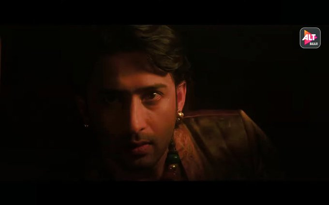 manali7781's tweet photo. "Parushpur girega aur hamara pyar use giraega."
Shaheer stole the trailer with a single dialogue🔥🔥🔥
His character though a cameo seems very impressive. 😍😍💫
#ShaheerSheikh #ShaheerAsVeerSingh https://t.co/iAUwzgIDux