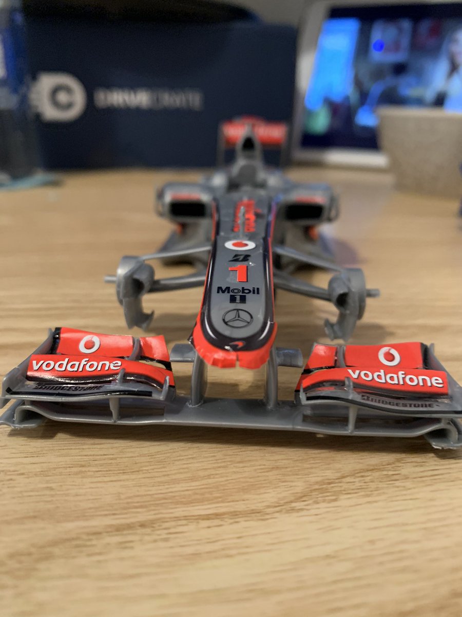 Next up the decals on the chassis itself. That was tough!  #Mclaren  #Revell