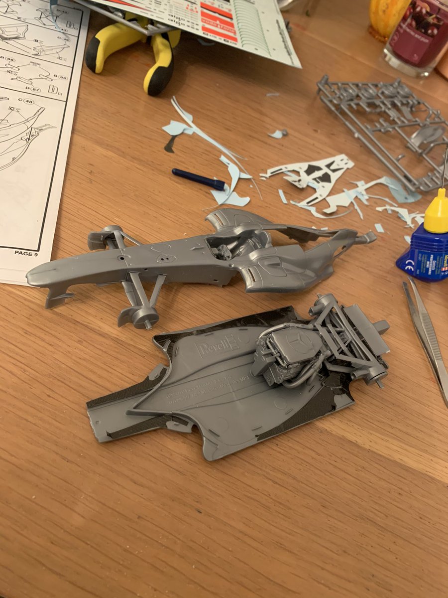 Moved onto the rear axle and the top@of the chassis  #Mclaren  #Revell