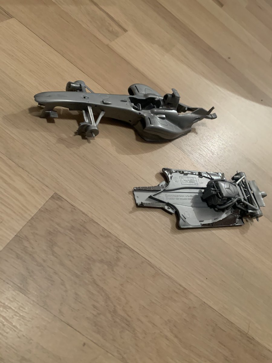 Moved onto the rear axle and the top@of the chassis  #Mclaren  #Revell