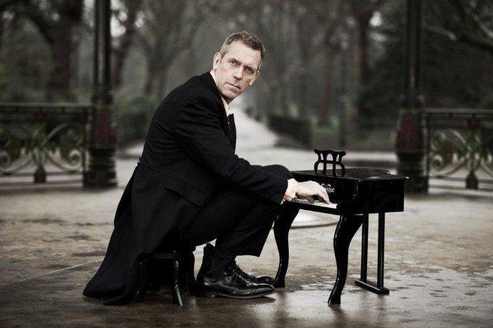 HughLaurious's tweet photo. HughLaurious
A TOY PIANO Hugh Laurie plays a Schoenhut on the cover of his 2013 album,#DidntItRain
@hughlaurie #HughLaurie #HowToStayYoung https://t.co/gg5lRU7FuY