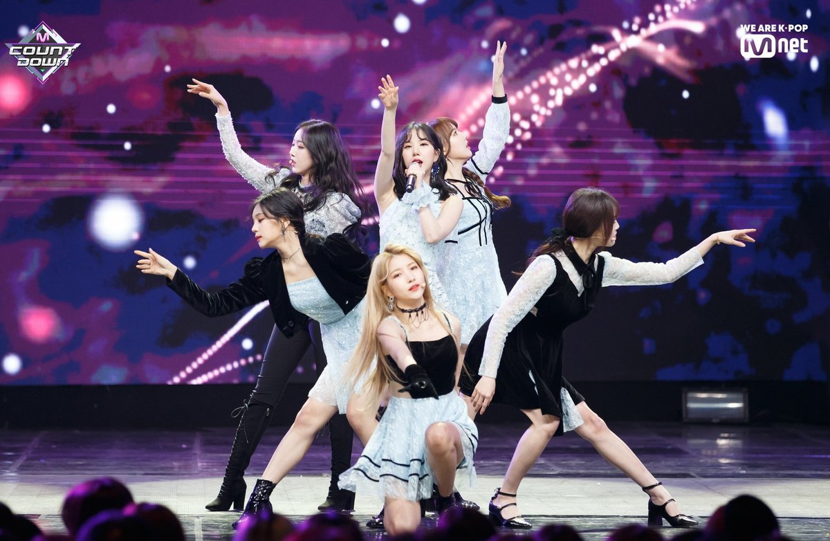 2. Their choreographySemua udah tau kalau gfriend itu queen of synchronized. Tapi kali ini, aku mau menjabarkan kenapa mereka cocok dijuluki queen on dance