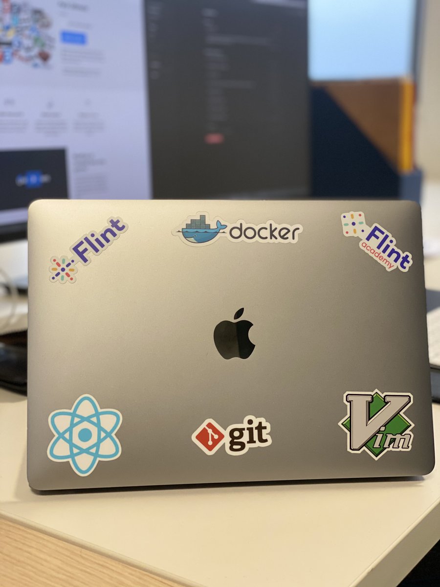 [Concours] 🎁

Noël approche à grands pas, et Flint vous offre des cadeaux !

À gagner, 5 Packs Ultimate de 30 stickers Unixstickers, pour pimper vos laptops comme il se doit !

Pour participer, RT ce tweet &amp; follow <a href="/Flint_company/">Flint</a> + <a href="/Flint__Academy/">Flint Academy</a>.

TAS le 23/12.

#FlintXMas 🎄