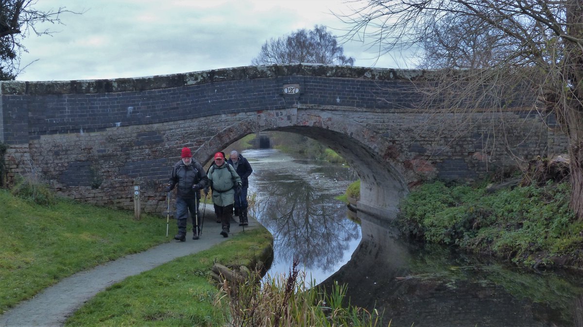 Great to see #Welshpool Ramblers out on the #MontgomeryCanal.