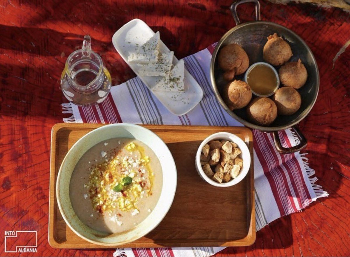 acia_di's tweet photo. Tipica colazione albanese! Petulla (ciambelle albanesi), miele 🍯, trahana (brodo denso di grano) con pane 🍞 e formaggio fresco di fattoria.  Quali sono i tuoi cibi albanesi 🇦🇱 preferiti? Fateci sapere nei commenti.

#CameraDiCommercio #AlbaniaOggi #InvestireInAlbania #ACIA https://t.co/6NQbs4oT74