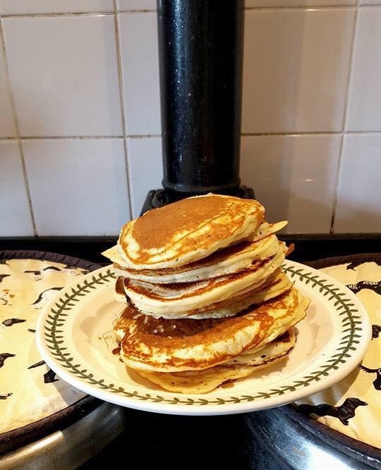 oldstablesbandb's tweet photo. This morning we're practicing our pancake skills! We can't get out of the habit of pancake-making, after all 😉

#breakfastofchampions #eatbreakfast #breakfastporn #breakfastgoals #pancakestack #bacon https://t.co/QZ1DxLcKln