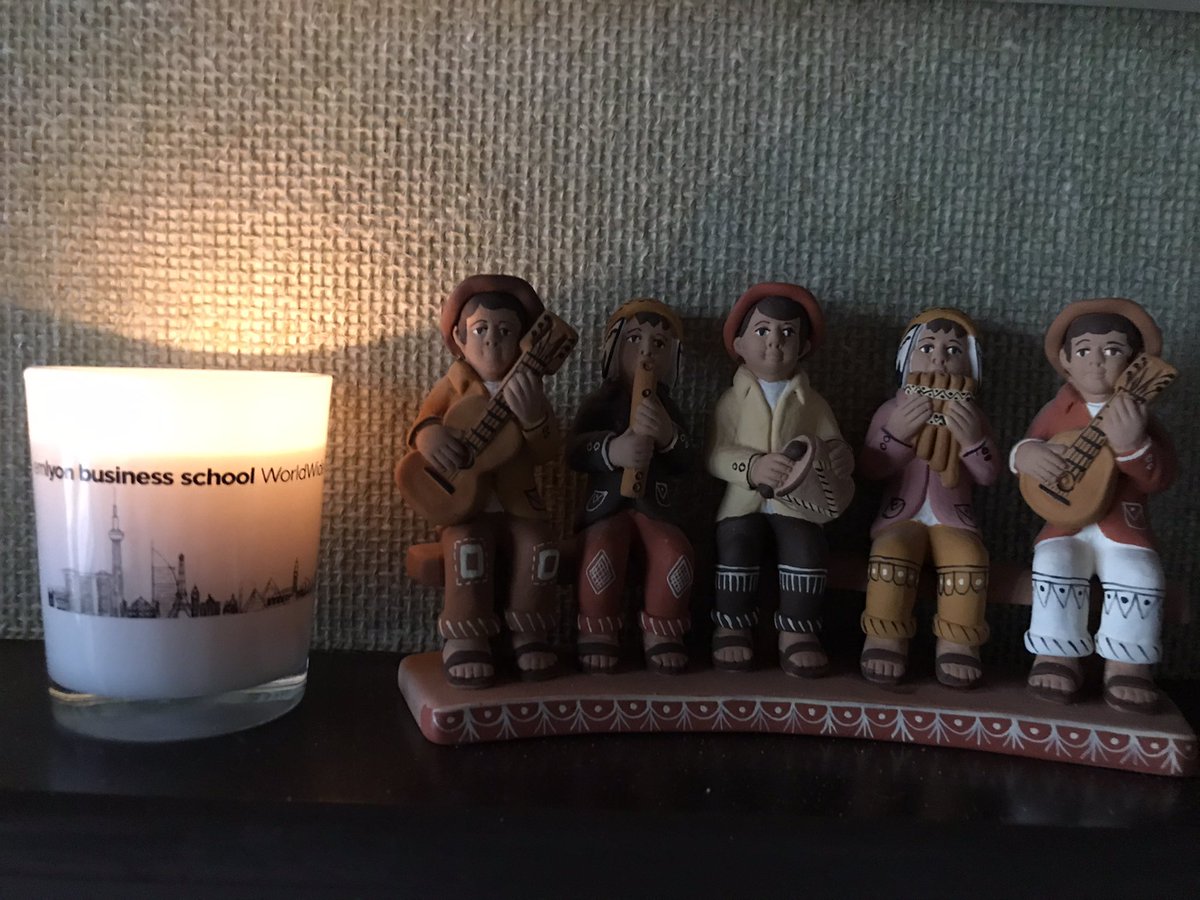 brigitteeyraud's tweet photo. ... et pour compléter l’orchestre, toujours plus lumineux et plus solidaire ! @emlyonalumni #WWAD20 #emlyonSolidaire https://t.co/aaWNQH2DSG