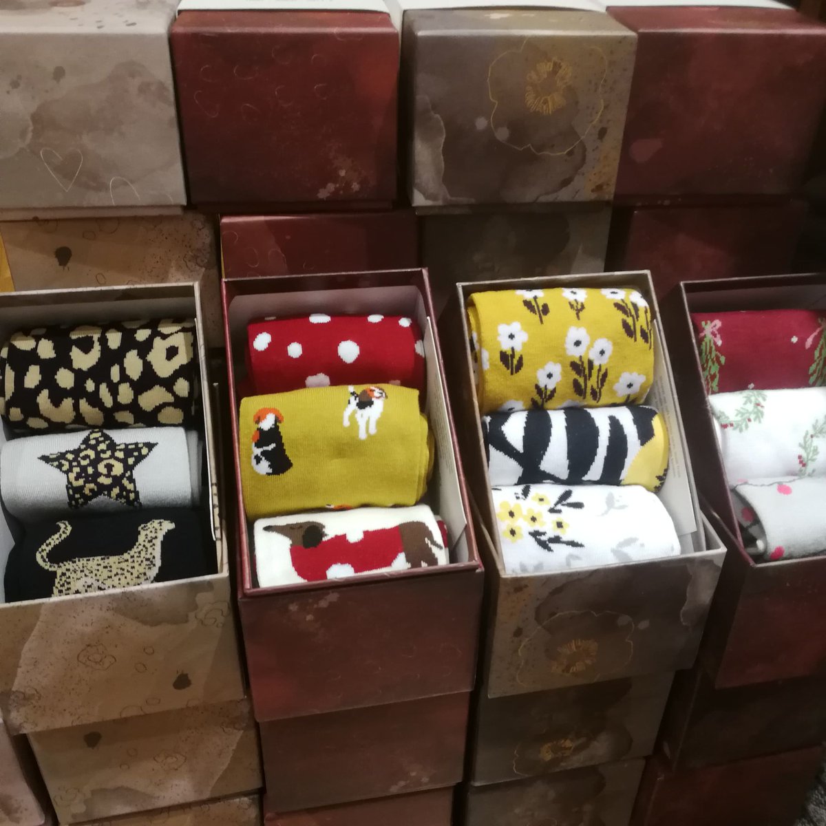 ShirtSleeves's tweet photo. On the 8th day of Christmas offers we bring you buy one get one half price on all sock gift sets ! These gorgeous boxes of socks make the perfect gift or stocking filler buy in-store or use code 8maids at the checkout! 🧦🧦🧦 https://t.co/CKAwU0QqUc