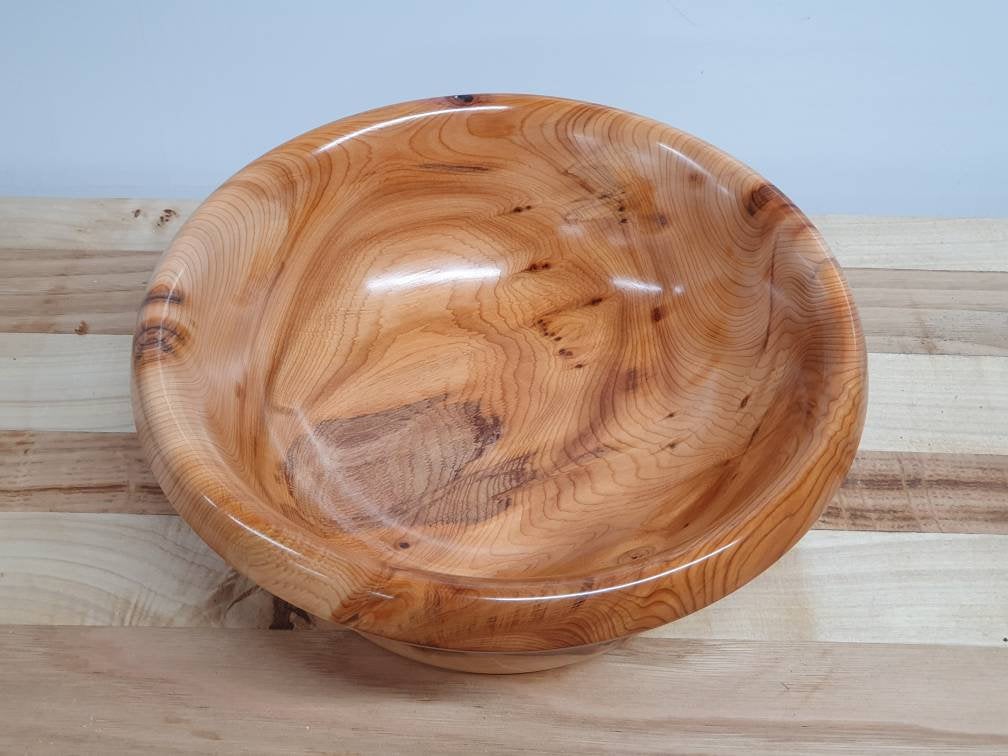 BarnMiddle's tweet photo. Hand turned wooden bowl, Coin Dish, Key dish https://t.co/BGXXblsWpZ  #KeyBowl https://t.co/nF9vgMpwm7