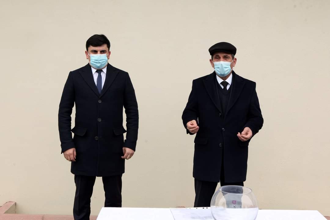 sosial_gov_az's tweet photo. Əmək və Əhalinin Sosial Müdafiəsi Nazirliyi tərəfindən Lənkəran şəhərində bir qrup şəhid ailəsi və Qarabağ müharibəsi əlili mənzillərlə təmin edilib.

Ətraflı: https://t.co/e9liVTVhPO

#SXA #DövlətVətəndaşınYanındadır #SosialGovAz https://t.co/4asacp5rPk