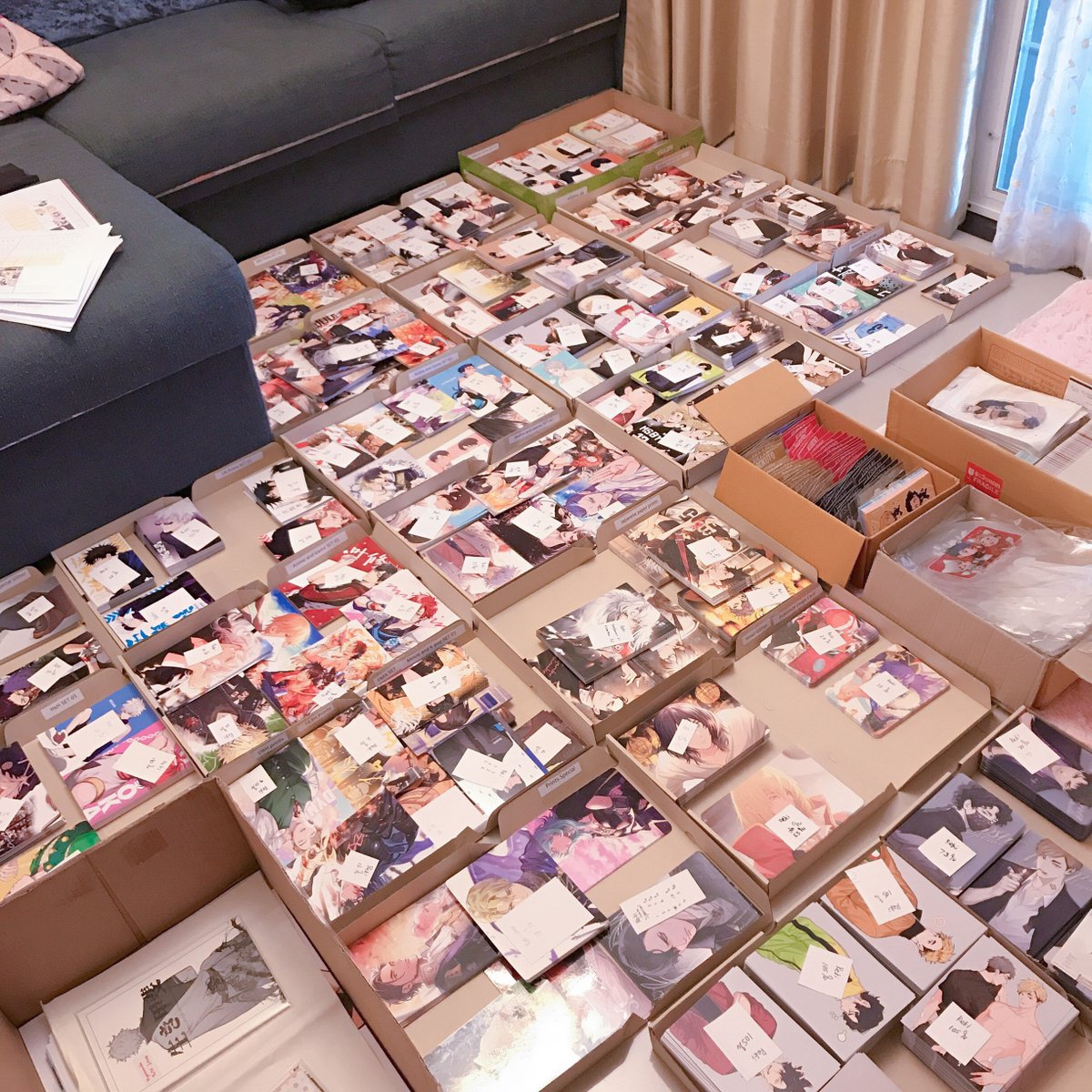 Thank you for your waiting! 😊💕 (Artist : @onegingek)
We're currently in the process of packing the package. 
The tracking number will be sent via email after the product has been delivered. (All package are expected to be delivered on this month🎁)