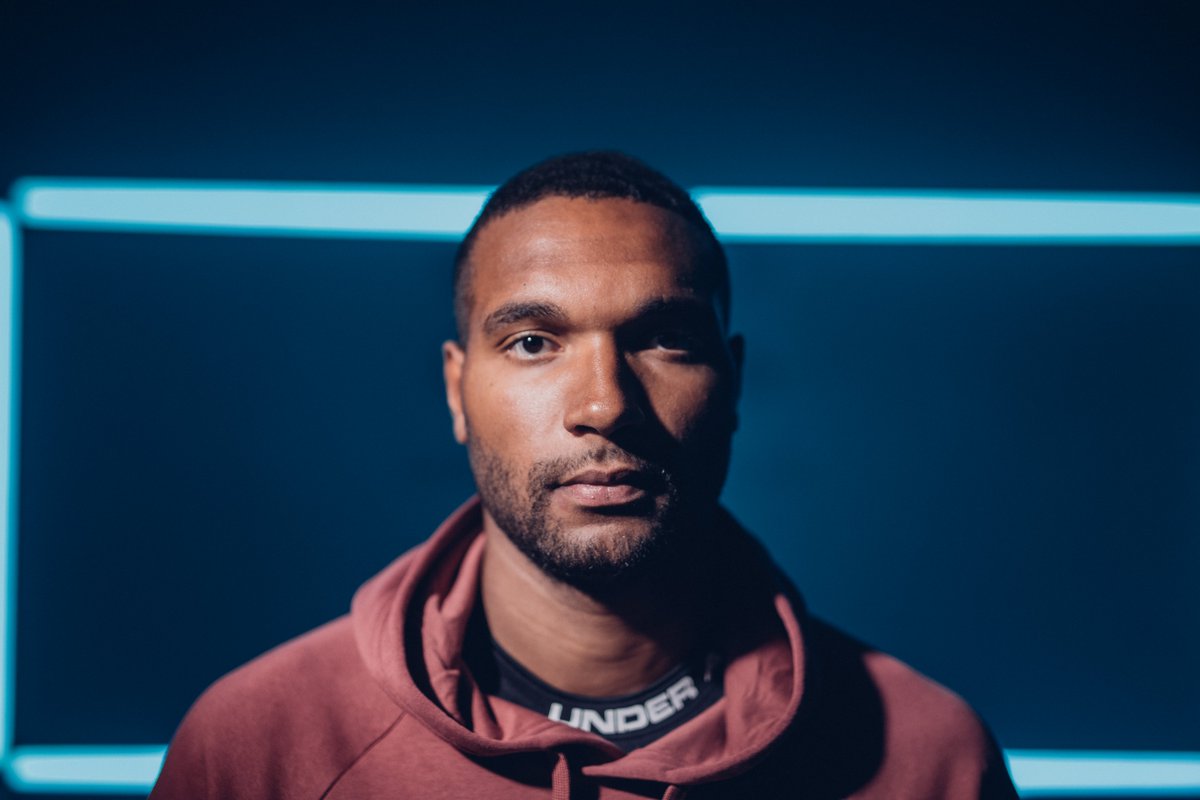 Dennis Melzer (@dennis_iceman11) on Twitter photo Im großen Karriere-Interview spricht <a href="/jonatah/">Jonathan Tah</a> über seine Kindheit, die Zeit im HSV-Internat und Druck im Jugendleistungsfußball. Außerdem: Warum eine Rückkehr nach Hamburg 2015 nicht infrage kam - und welche Liga ihn reizt. <a href="/spox/">SPOX Redaktion</a> <a href="/GoalDeutschland/">GOAL Deutschland</a> bit.ly/3oCrfQL Im großen Karriere-Interview spricht <a href="/jonatah/">Jonathan Tah</a> über seine Kindheit, die Zeit im HSV-Internat und Druck im Jugendleistungsfußball. Außerdem: Warum eine Rückkehr nach Hamburg 2015 nicht infrage kam - und welche Liga ihn reizt. <a href="/spox/">SPOX Redaktion</a> <a href="/GoalDeutschland/">GOAL Deutschland</a> bit.ly/3oCrfQL