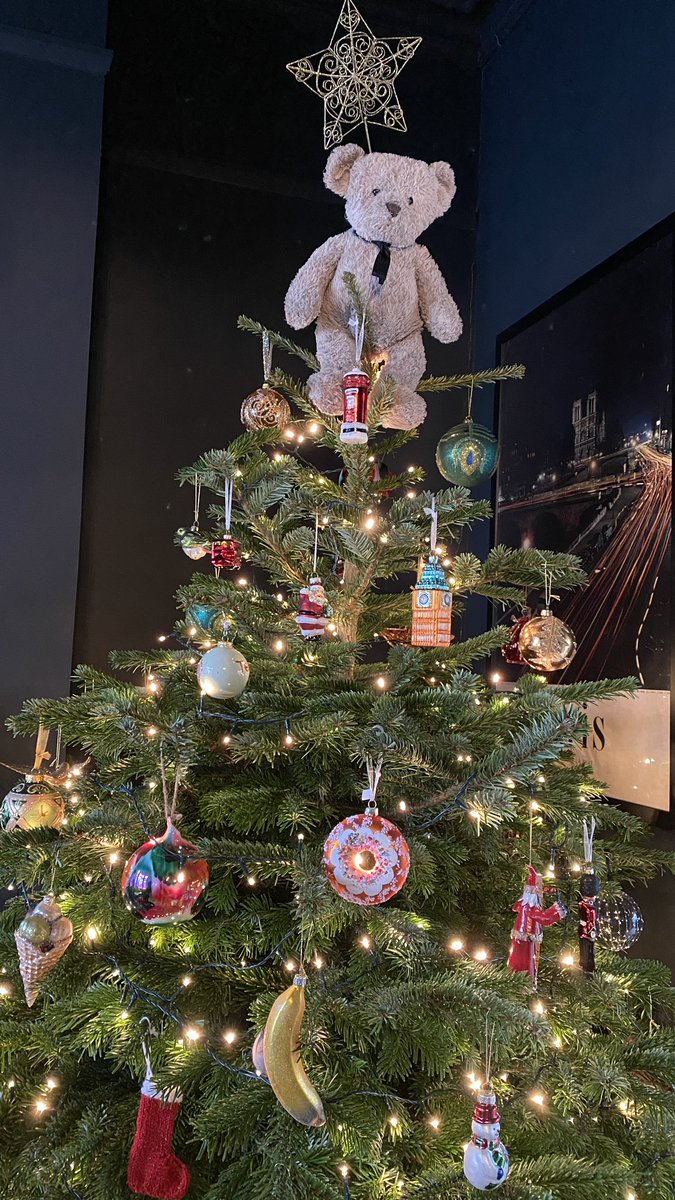 MiseryBear's tweet image. Stuck. Send help.