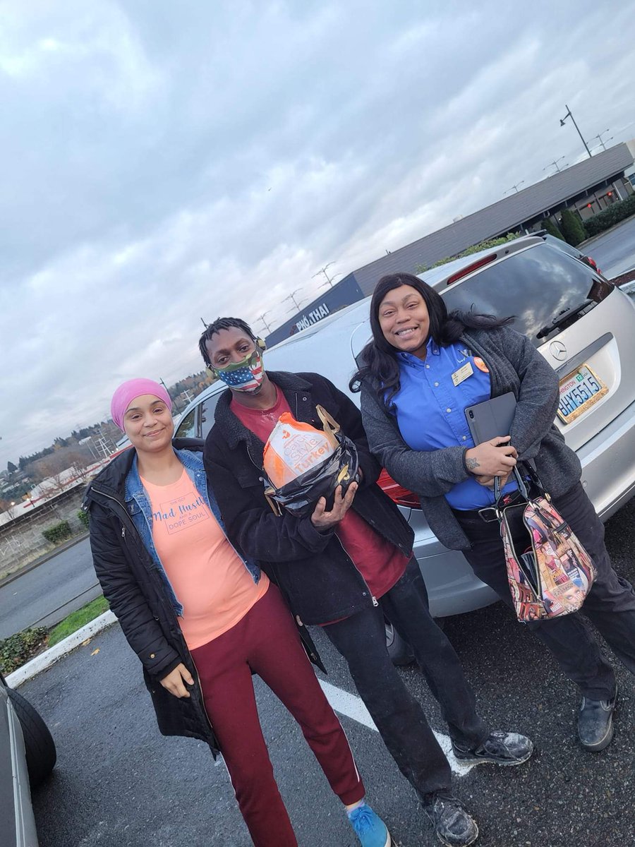 DODM206's tweet photo. #popeyesturkey give was successful #DrunkOnDaMic #blackessential #blackentrepreneurs https://t.co/A4tzfzoy3O