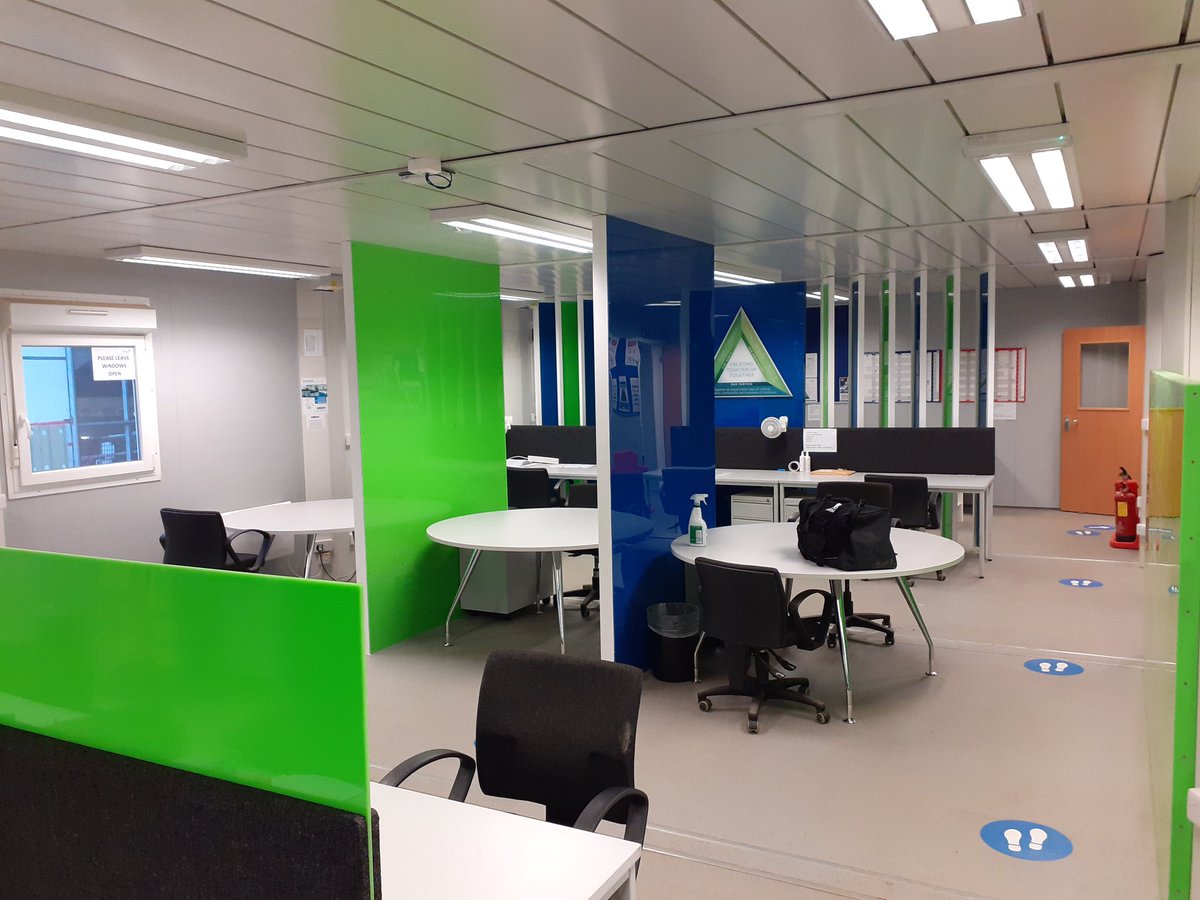 kevscott_kevin's tweet image. Fantastic new office set up at Burnham Grammar School embracing &apos;office of the future principals&apos;.... well done team Burnham @WatesGroup, #consistentlybetter,#challengethenorm.