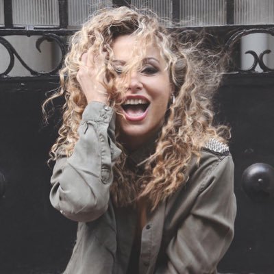 METSE_oficial's tweet photo. ¡Os presento el nuevo libro y single de @veroboxmusic ! ¡No os lo perdáis! https://t.co/pp5DNz0g1d https://t.co/bcceTTS99N