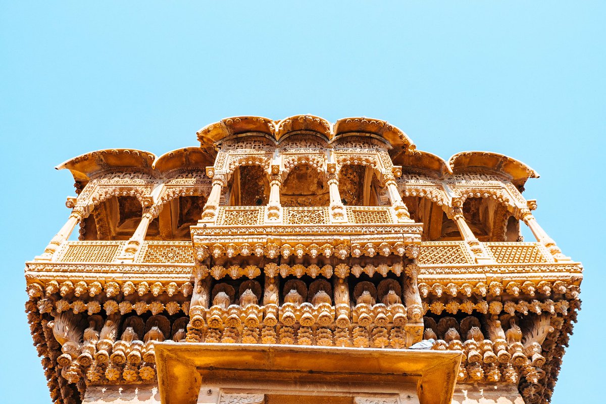 片渕 ゆり A Twitter 聖地バラナシやタージ マハルのあるアグラと比べて影が薄くなりがちなのだけど また自由にインド旅が楽しめる日が来たらジャイサルメールをおすすめしたい ん Cg って一瞬頭がバグるくらい迫力ある建物と アラジンの世界みたいな裏路地が続く