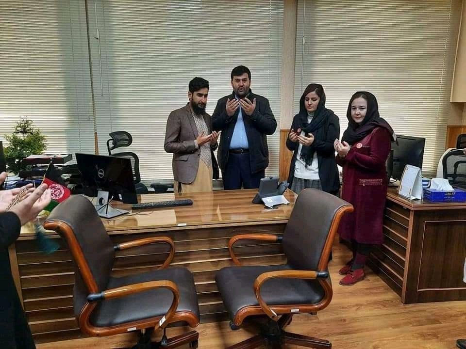 Engkaliwal's tweet photo. ملګري: عبدالباقي 《خپلواک 》ته په وزارت مالی کې
 (داقتصاد دعالی شورا دهمږغي ریاست نیک اومبارک وی) 
دلانورو بریاوو په هیله مو https://t.co/OlQy3uhXuE