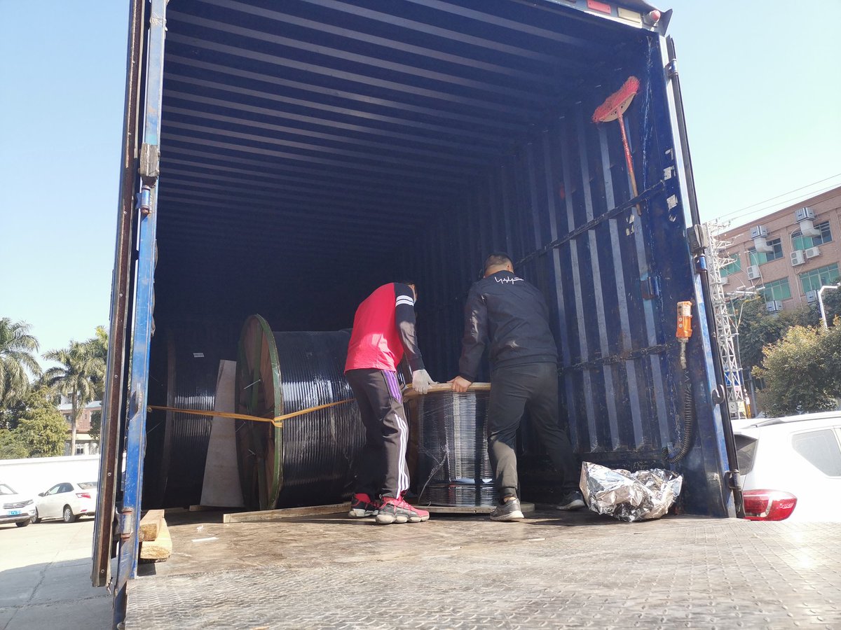 CableJxl's tweet photo. Thank you so much for your trust.  The fiber optic cable with 288 cores has been arranged for shipment today! https://t.co/ovCcuJG0UA