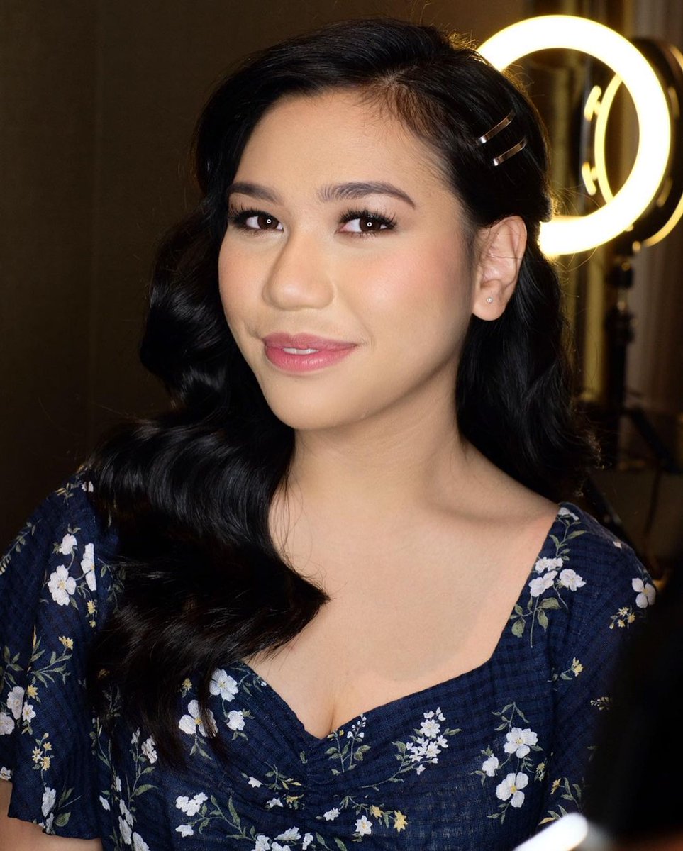 _uzasafitri's tweet photo. Udah cantik, lagunya keren lagi.

Yuk follow @amindanac 

#DuaCentangBiru https://t.co/34Xtd4zWvF