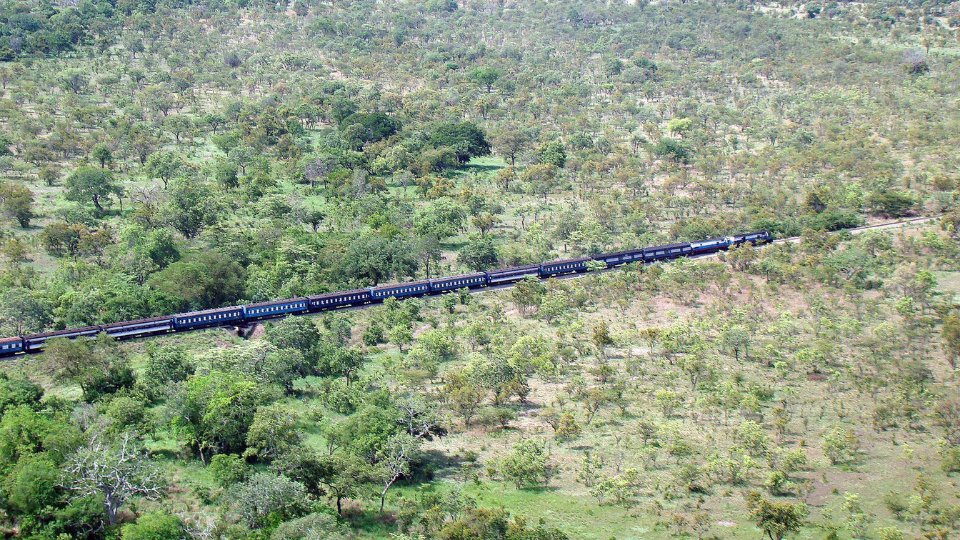 RoadlabA's tweet photo. Plans to build a narrow gauge railway between Tanzania and Angola are gaining steam.
#Tanzania #Angola #railway #construction #africanprojects https://t.co/bD6zN7PXJz