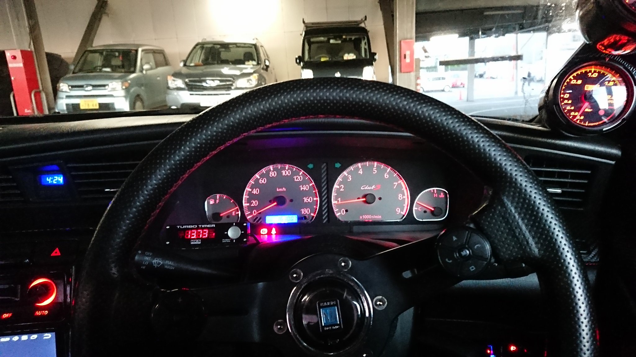 ワルサー セパハンおじさん いつの間にかtheドリ車って感じの内装になってる T Co N3ihta0jyk Twitter