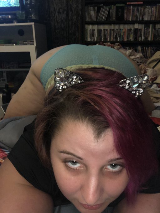 Go check out my onlyfans    https://t.co/ZAhmPbJRDc. https://t.co/JWhO2lIEwZ