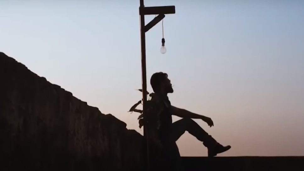 Check the THREAD !!Silhouette Shots of  @Suriya_offl movies.Starting from  #SooraraiPottru   till  #PoovellamKettuppar