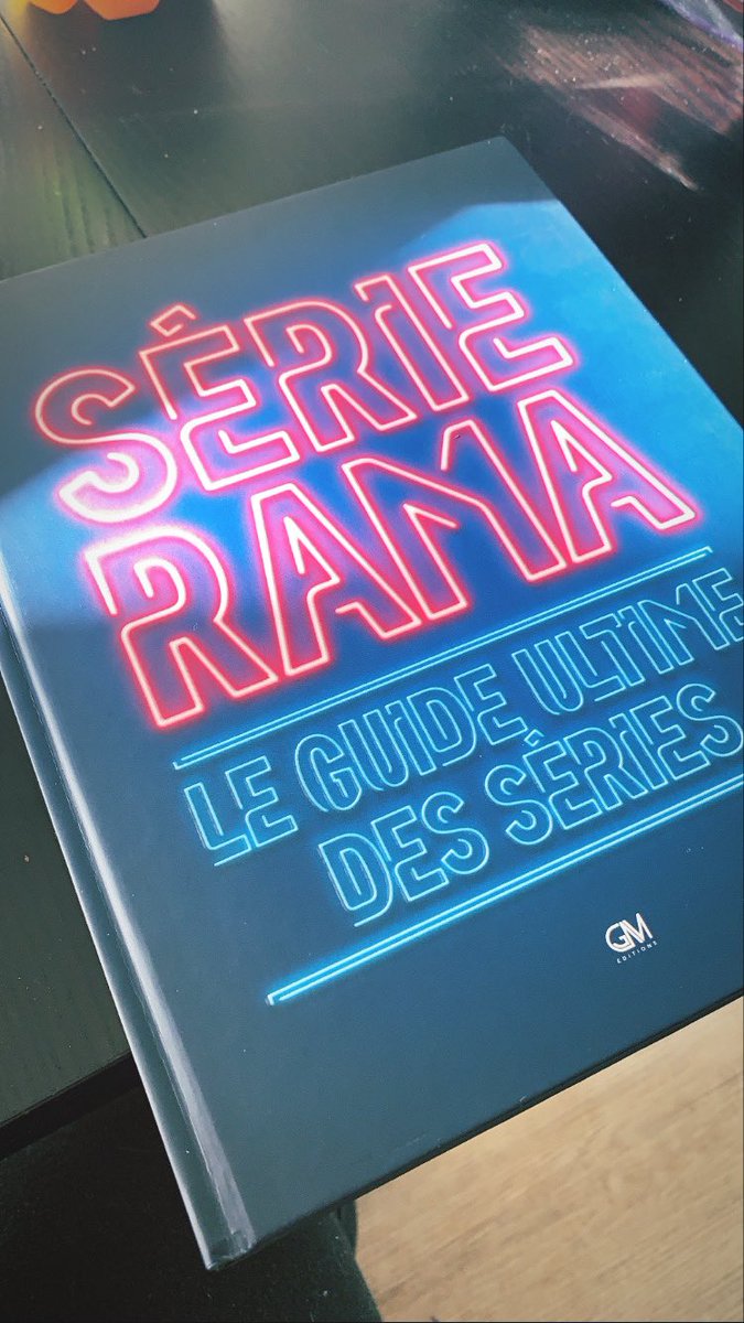 yng_hina's tweet photo. Regardez-moi la beauté que j’ai reçu aujourd’hui 🤩 #Serierama 
De la bonne lecture à venir 😊 https://t.co/FjCwAvqBL4