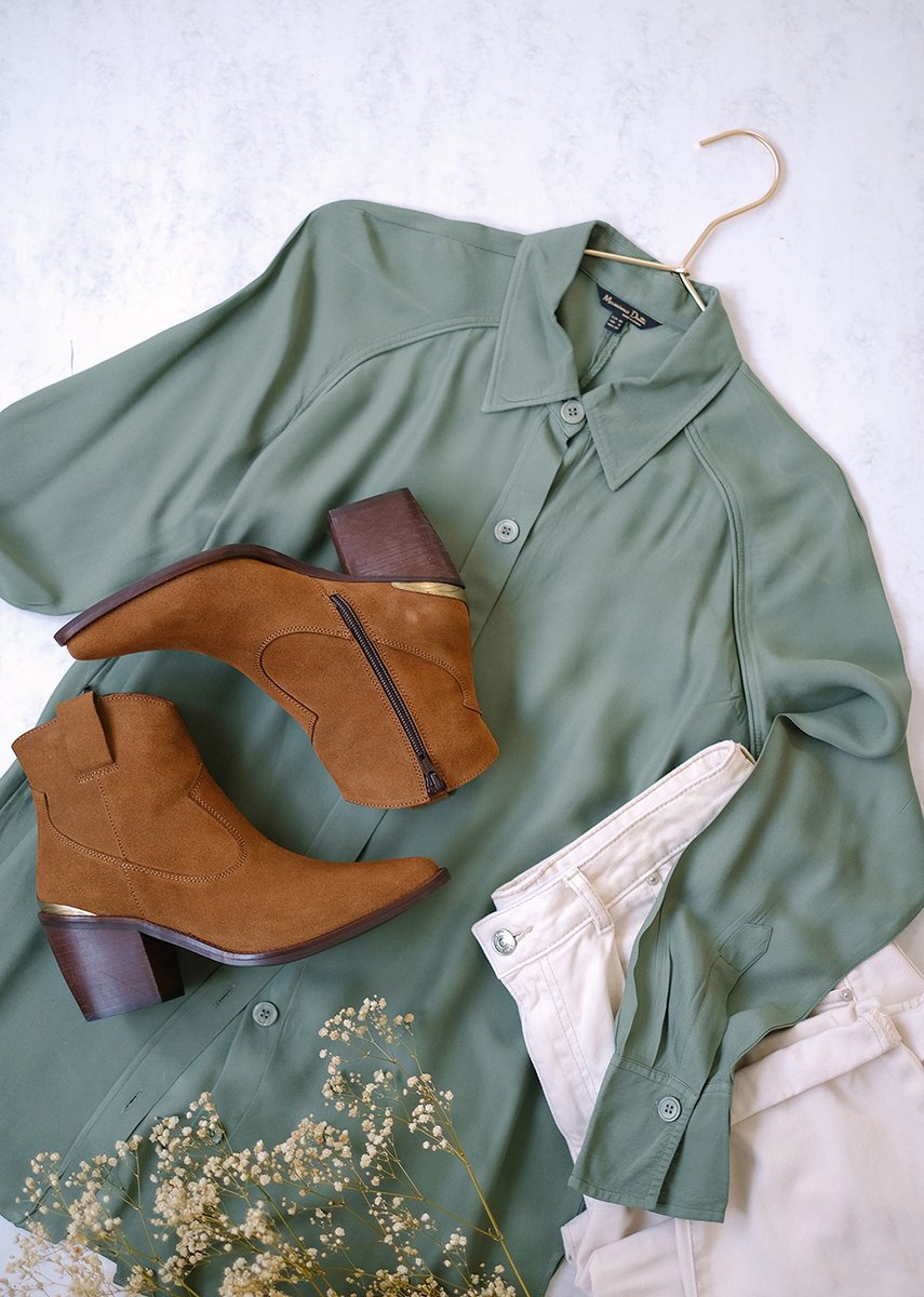 ¿Nos olvidamos del negro? 
Proponemos un conjunto arreglado en tonos marrones y caquis. El botín Vilanelle le dará el nivel al conjunto gracias a su espuela en el talón y su tacón cubano. Perfecto para salir a comer o día de oficina 💫 

Encuéntralos en bryanstepwise.com/collections/bo…