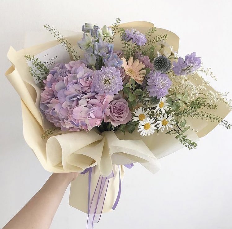 うま いつもインスタに出てくるけど この花束どこのなんだろう っていつも思う めちゃくちゃ もうめちゃくちゃ色合いもラッピングもハイセンスだし可愛すぎて欲しいし誰かにプレゼントしたい うま いつもインスタに出てくるけど この花束どこのなんだろう っていつも思う めちゃくちゃ もうめちゃくちゃ色合いもラッピングもハイセンスだし可愛すぎて欲しいし誰かにプレゼントしたい