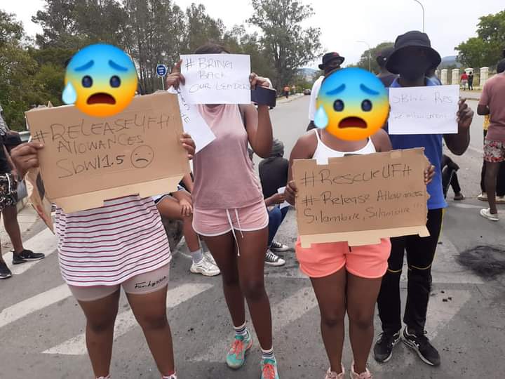 LeanardMan1's tweet photo. #ReleaseUFHAllowances 
#UnsuspendInnocentStudents 
#SaveUFH 
#DecemberAllowances 
😓😭😭silambile!💔
@DrBladeNzimande 
@dailysunsa 
@eNCA 
@Dispatch_DD 
@myNSFAS https://t.co/Z3oNiC7taD