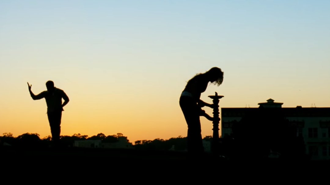 Check the THREAD !!Silhouette Shots of  @Suriya_offl movies.Starting from  #SooraraiPottru   till  #PoovellamKettuppar