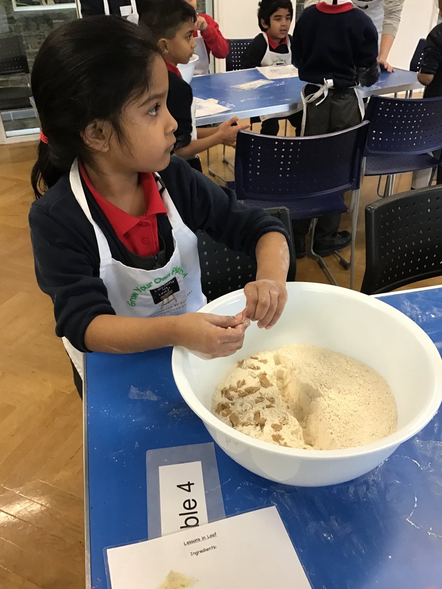 MayflowerSch's tweet photo. #okeeffe are bakers today! We are making our own loaves of bread! It’s gooey work but we’re having lots of fun and learning all about wheat, yeast and the whole bread making process! #lessonsInLoaf https://t.co/nz1srnUrcJ