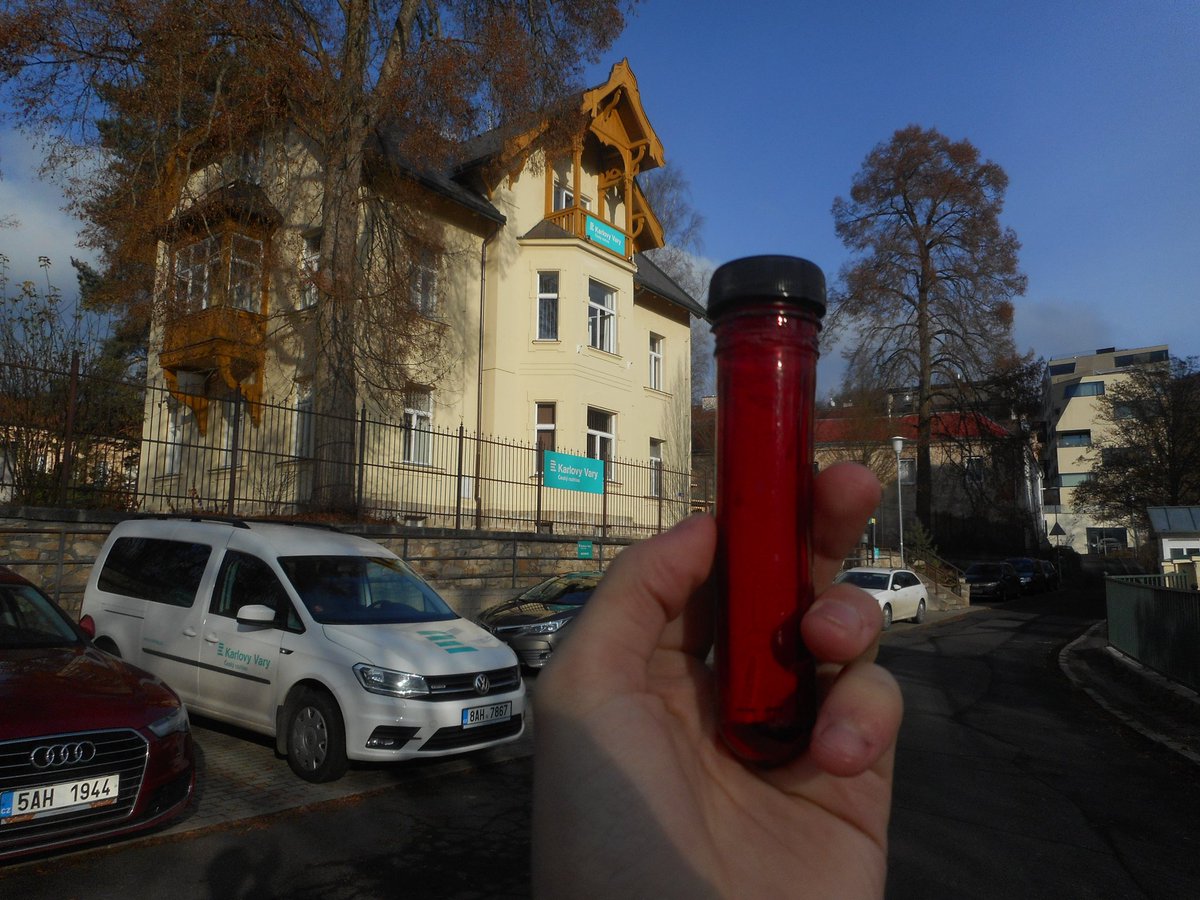 dhr0n's tweet photo. N 50° 13.225 E 012° 53.281
Nápad založit u redakce kešku jsme s kolegou dostali už koncem srpna. Trvalo to trochu delší dobu, ale ke včerejší půlnoci je schválená a připravená na svým místě. Když budete mít cestu kolem, tak se stavte ☺️ https://t.co/QrVDJRs0wM