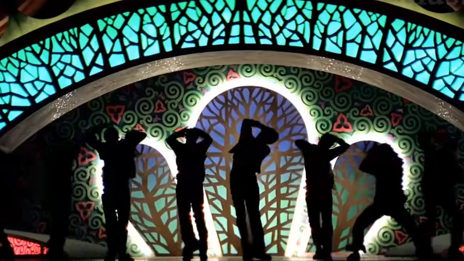 Check the THREAD !!Silhouette Shots of  @Suriya_offl movies.Starting from  #SooraraiPottru   till  #PoovellamKettuppar