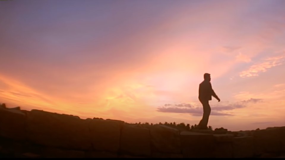 Check the THREAD !!Silhouette Shots of  @Suriya_offl movies.Starting from  #SooraraiPottru   till  #PoovellamKettuppar